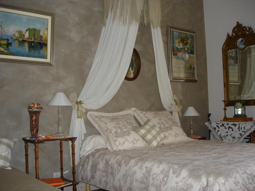 Le Petit Chateau - Tiffauges Proche Puy Dufou Kamer foto